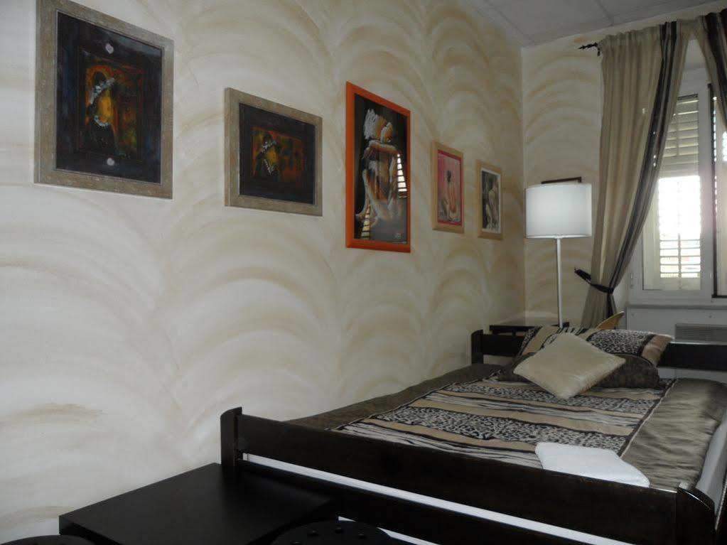 Hostel Morcic Ri Rijeka Ngoại thất bức ảnh