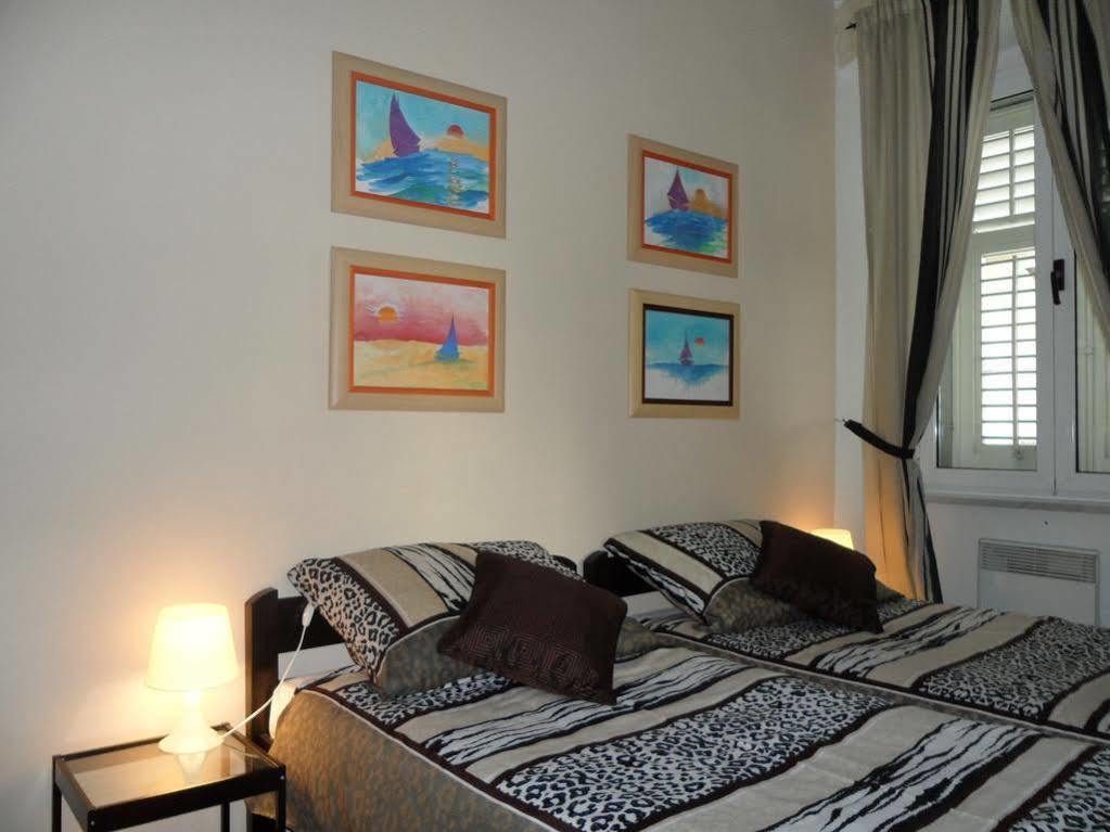 Hostel Morcic Ri Rijeka Ngoại thất bức ảnh